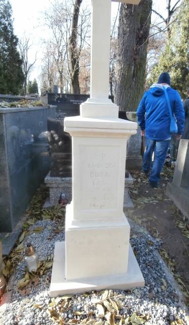 Pomnik nagrobny Andrzeja Dudy po wykonaniu prac remontowo-konserwatorskich